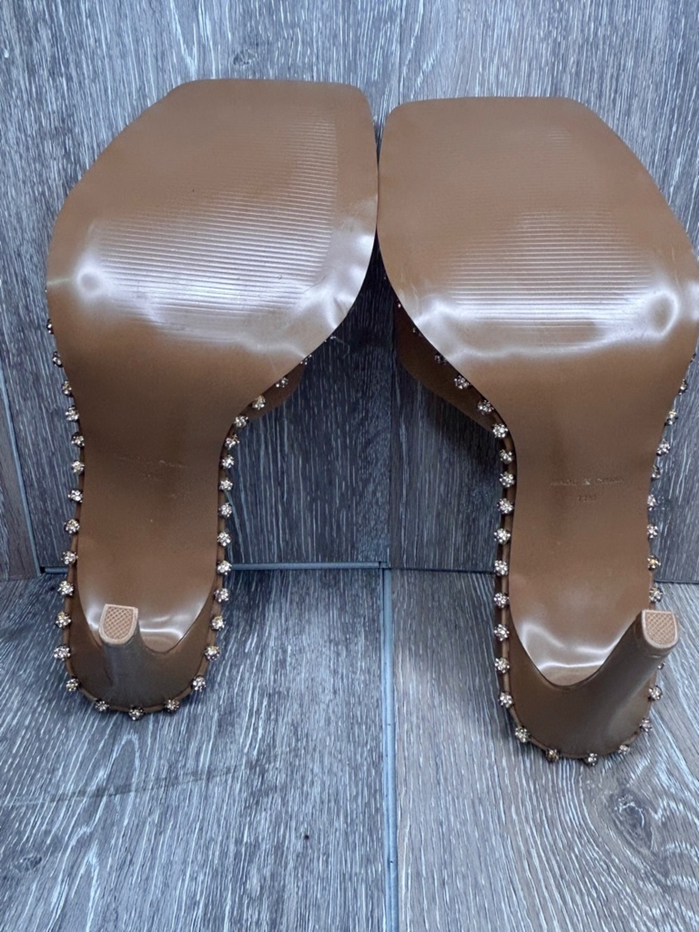 Steve Madden Clear Strap Studded Heels – Nude Tan – Size 11M - Picture 7 of 10